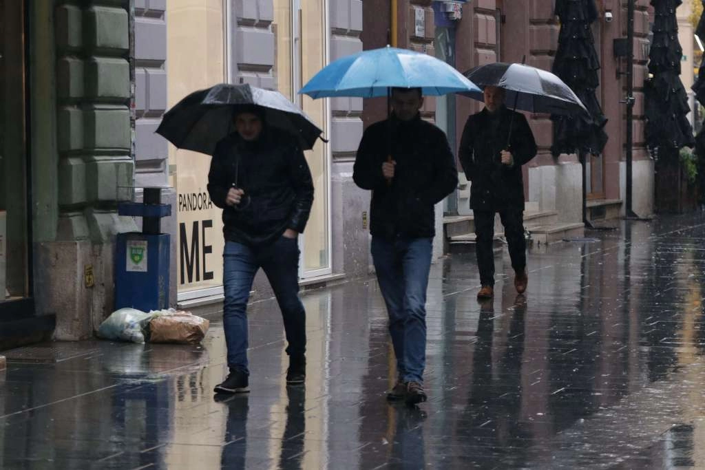 Narednih dana oblačno uz povremenu kišu i maglu, temperature od -1 do 14 stupnjeva